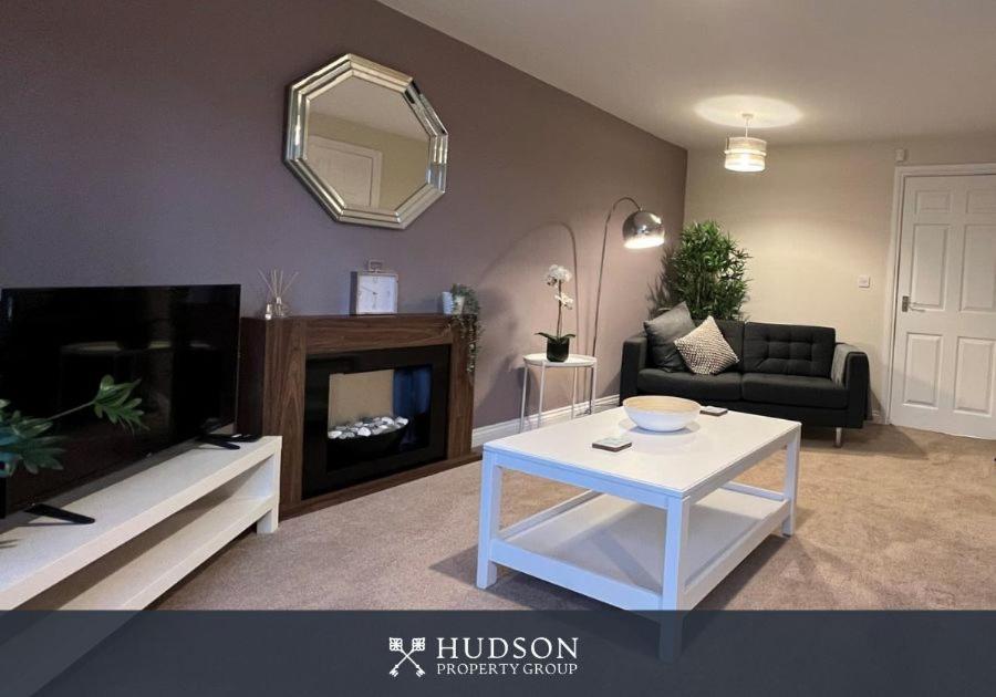 Telford Townhouse With Parking And Garden Villa Exterior photo